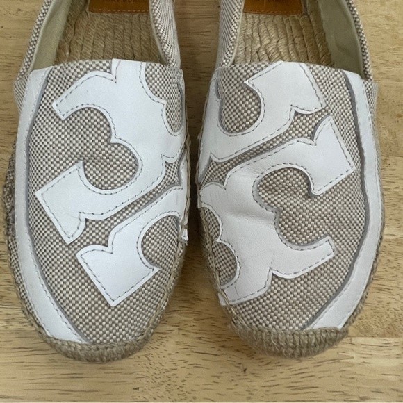 Tory Burch Lonnie Beige and White Woven Canvas Flats Espadrilles Size 9 - Picture 11 of 13